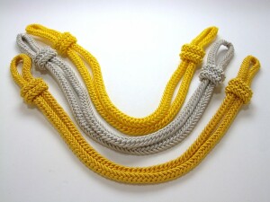 894 113